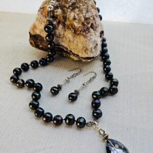 20" individually hand knotted cultured pearl necklace and earrings - 6 mm 'peacock' pearls with crystal glass pendant, magnetic clasp